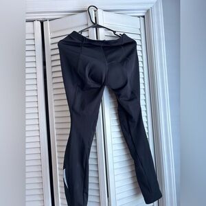 Endura women’s fleece lined cycling leggings.